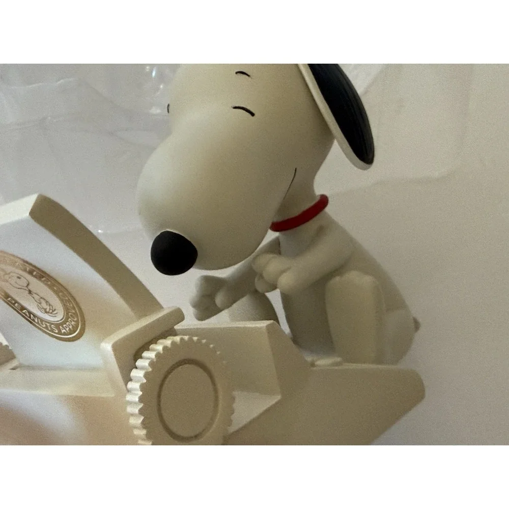 2022 Hallmark Resin Peanuts Typewriter Snoopy Dog Cell Phone Holder